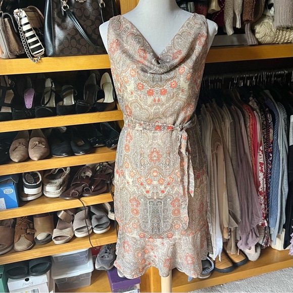 ⭐️BOGO FREE⭐️ The Limited dress in EUC - Picture 3 of 7